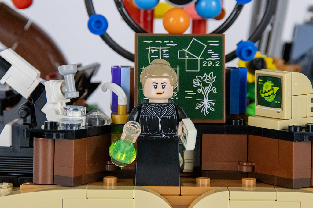 lego 21355 evolution of stem 24