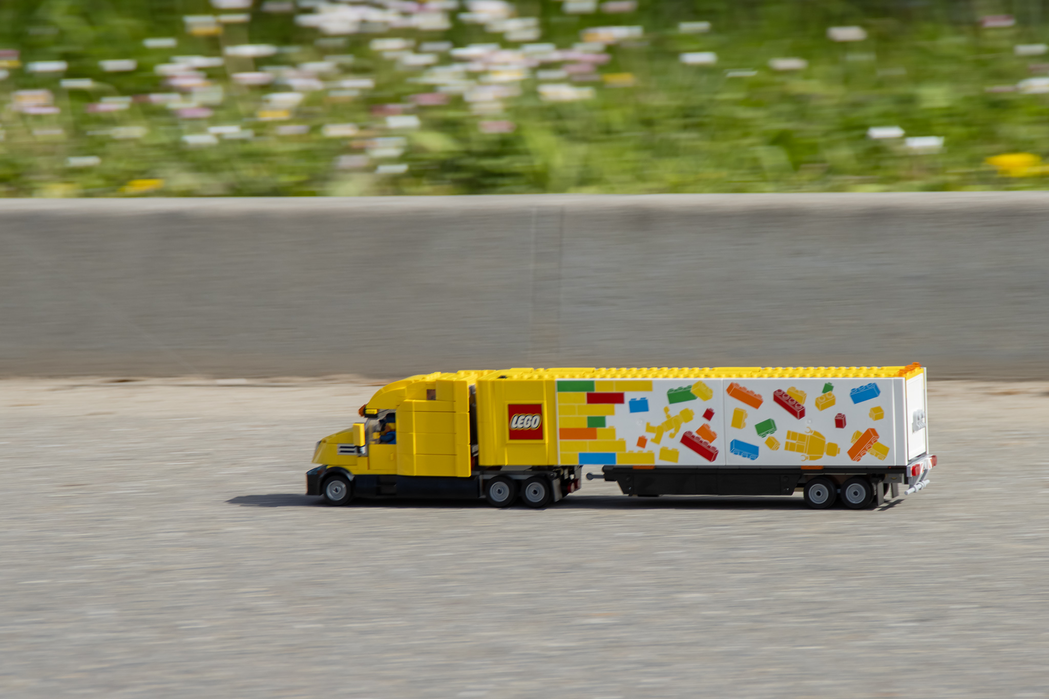 lego city 60440 delivery truck bild1